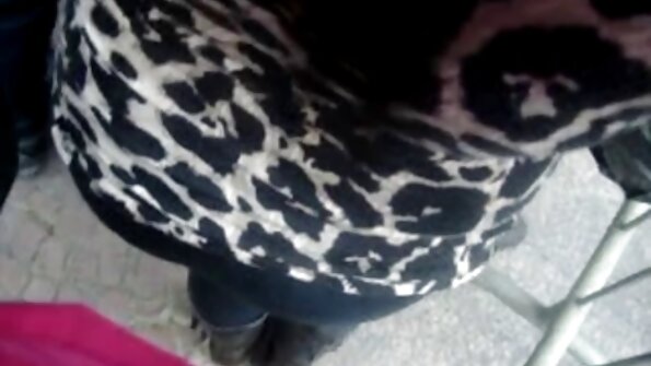 Hot MILF bali ing industri duwe edan jinis karo direktur Hung