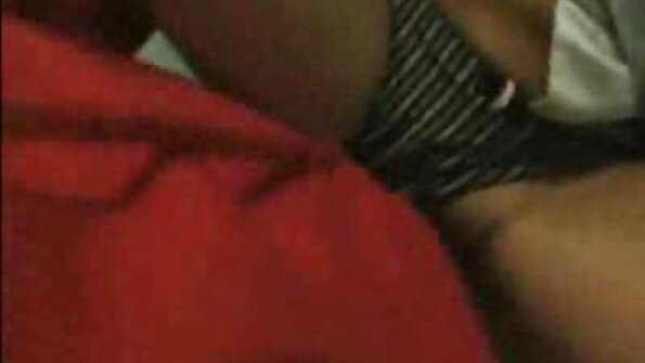 wong Austria jancok sing amba-tittied bintang porno ing putih kursi
