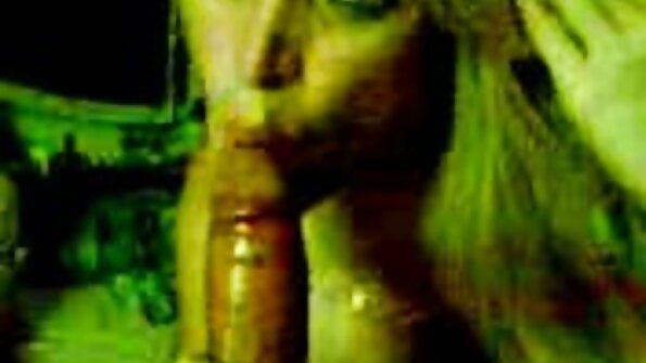 Asian schoolgirl nemu dheweke pus widened dening ireng-skinned bantheng