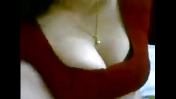 Latina masseuse Ella Knox mbantu Seth Gamble ngendhokke kanggo lengkap