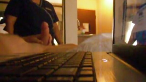 Minx endah muter solo karo dildo nalika lagi piyambak ing ngarep