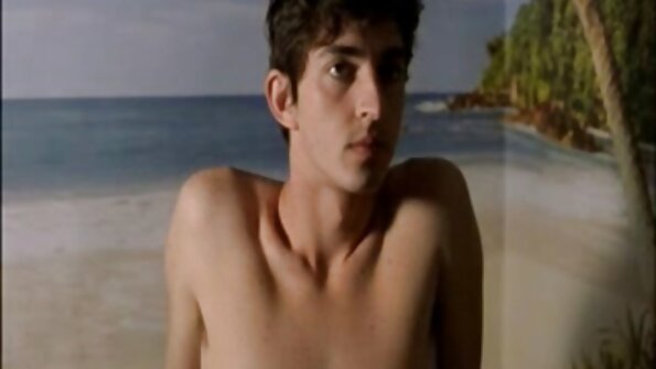 A gedhe ireng wong penetrates a hottie karo penting tan garis