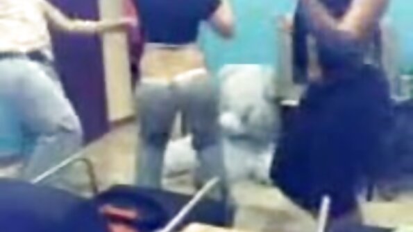 A brunette lan pirang sing Performing sawetara kusut iku karo kontol
